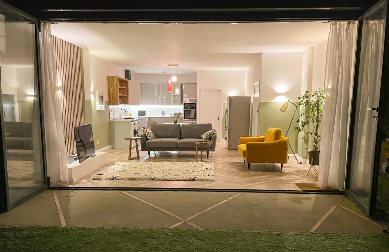 Garden Apartment Уинчестър Екстериор снимка