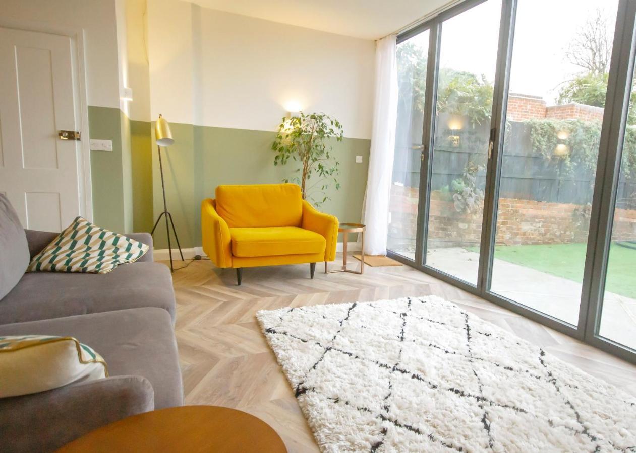 Garden Apartment Уинчестър Екстериор снимка